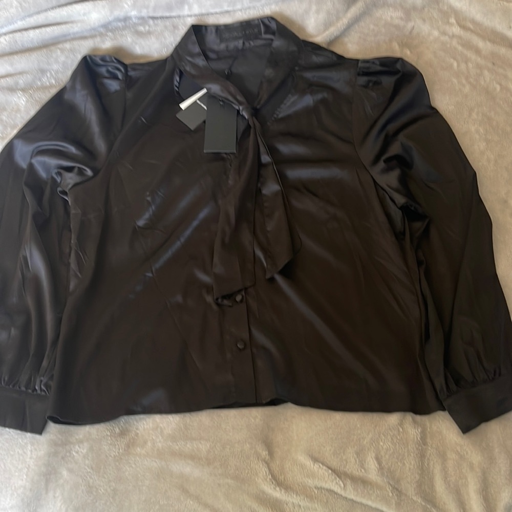 Kendal and Kylie babydoll sleeve bottom shirt.